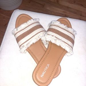 Size 10 Nautica Fringe Beach Sandals